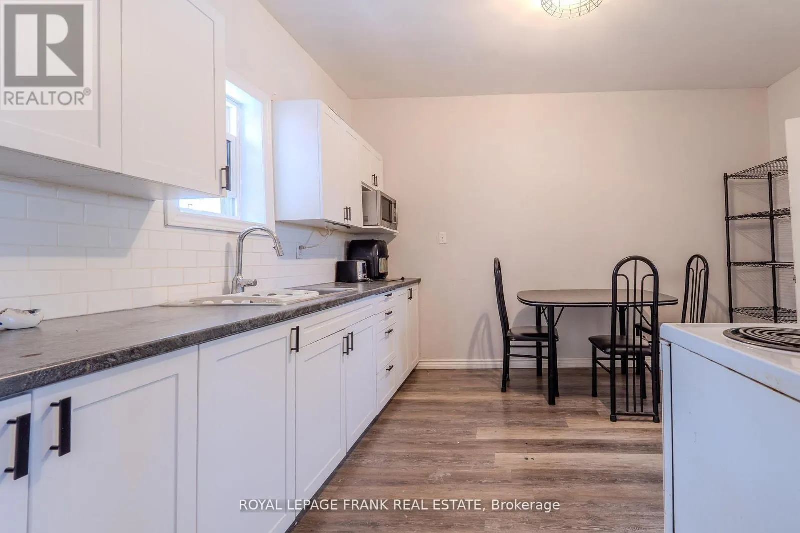 87 DURHAM STREET W