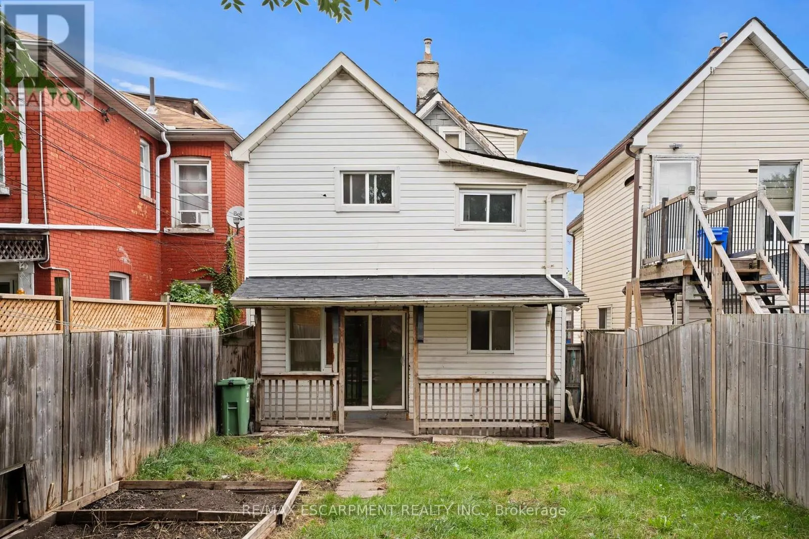 40 ROSEMONT AVENUE