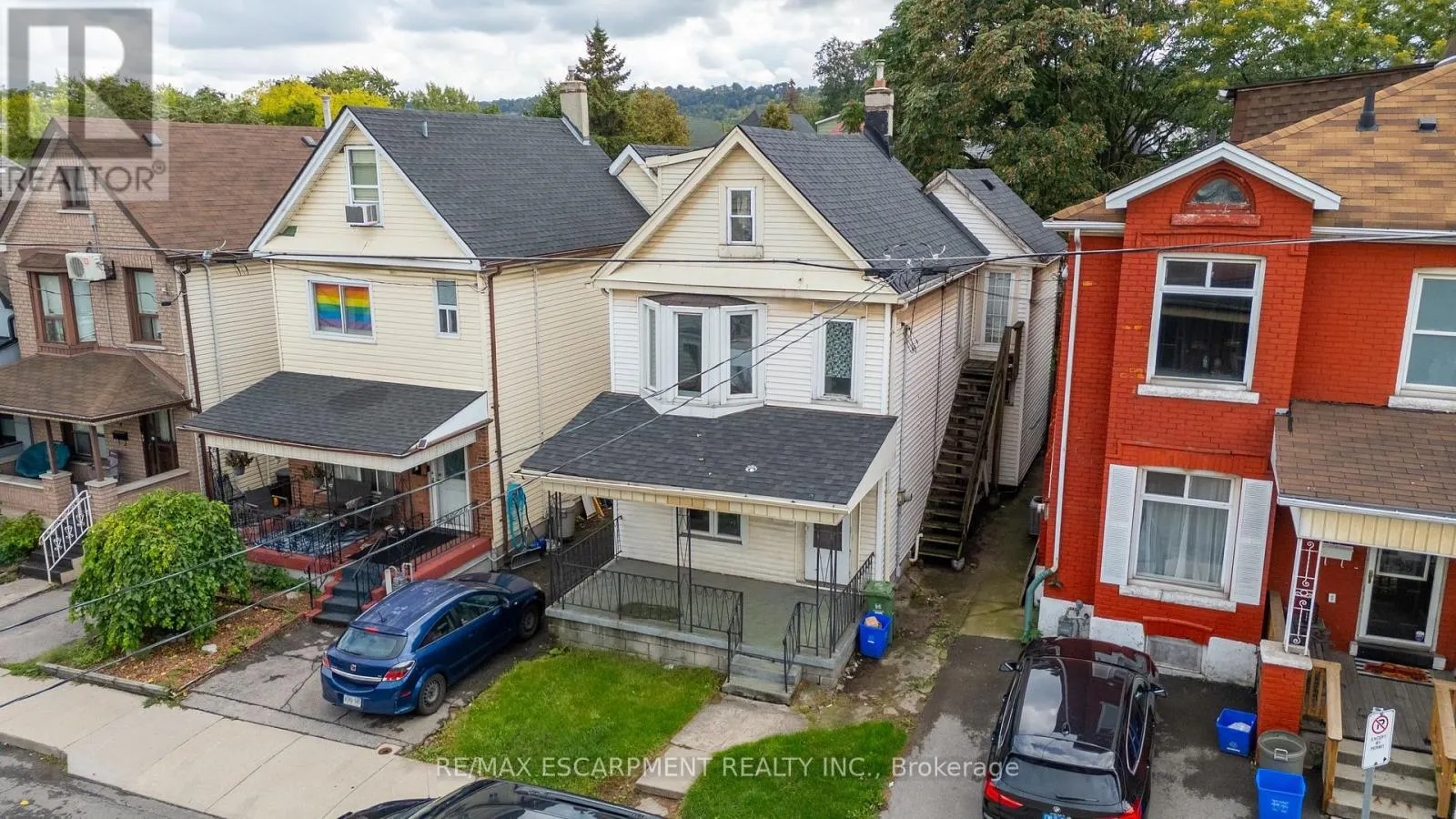 40 ROSEMONT AVENUE