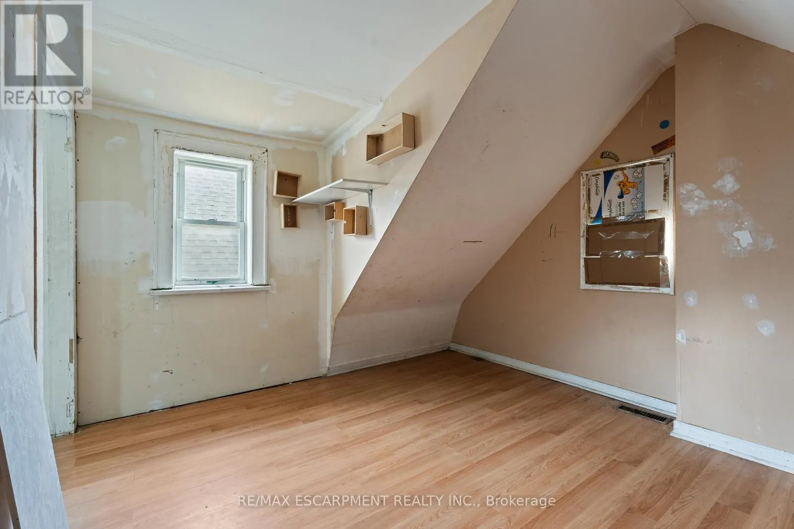 40 ROSEMONT AVENUE