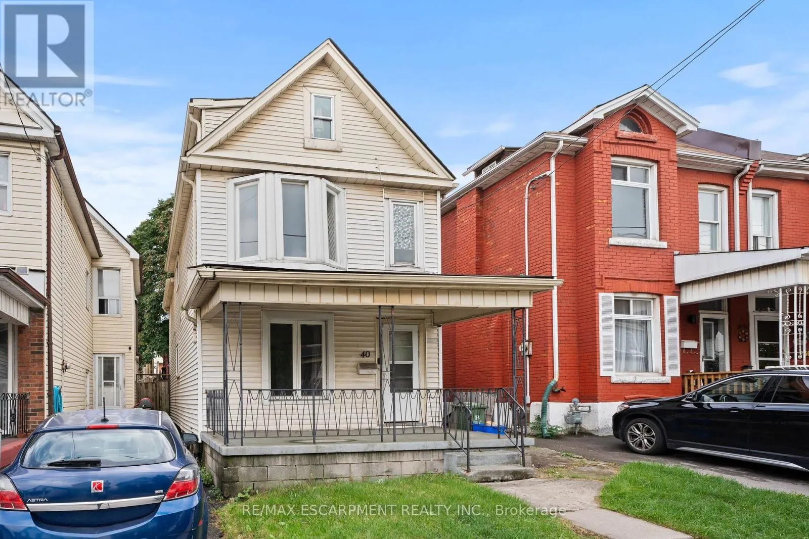 40 ROSEMONT AVENUE