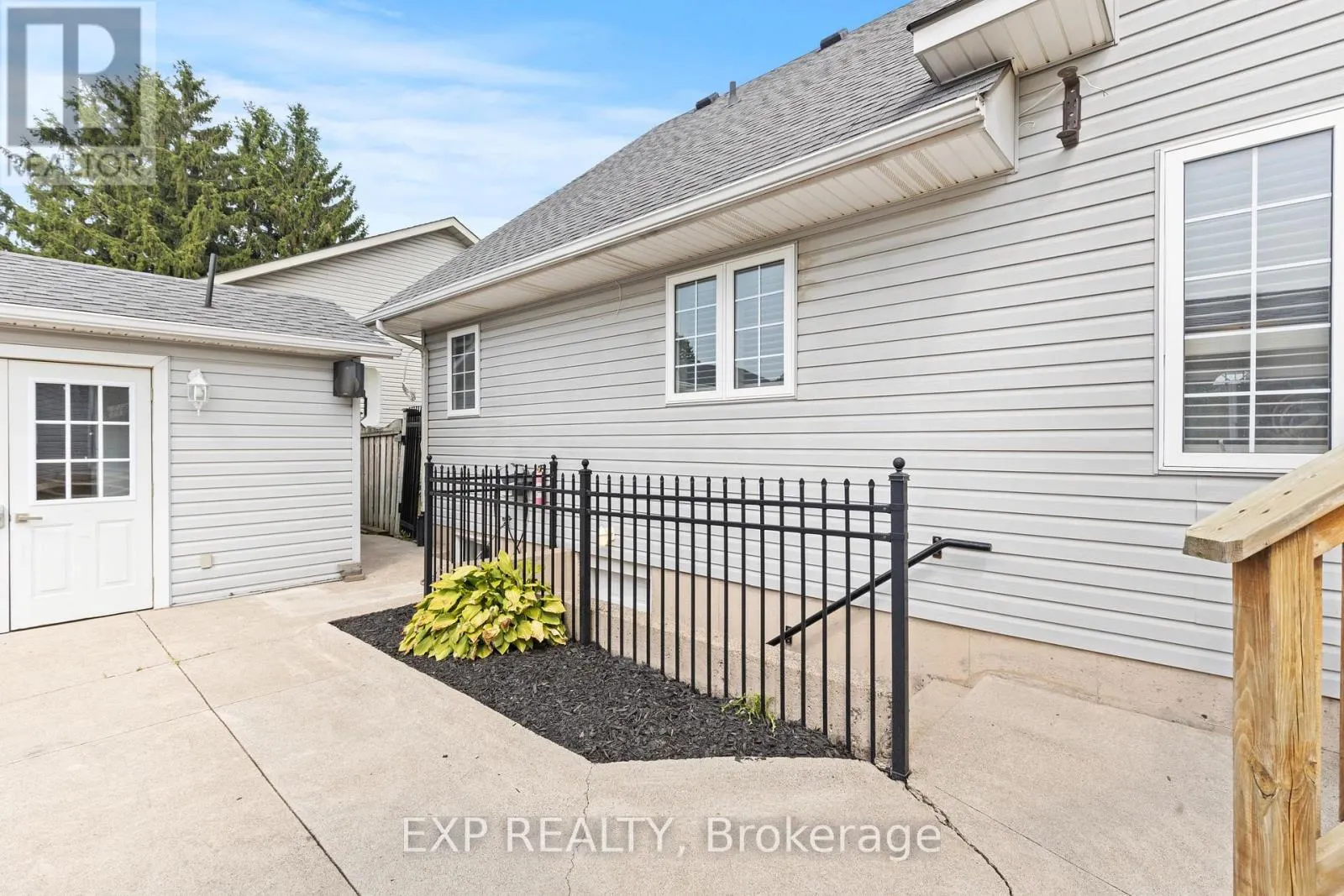 353 SOUTH PELHAM ROAD