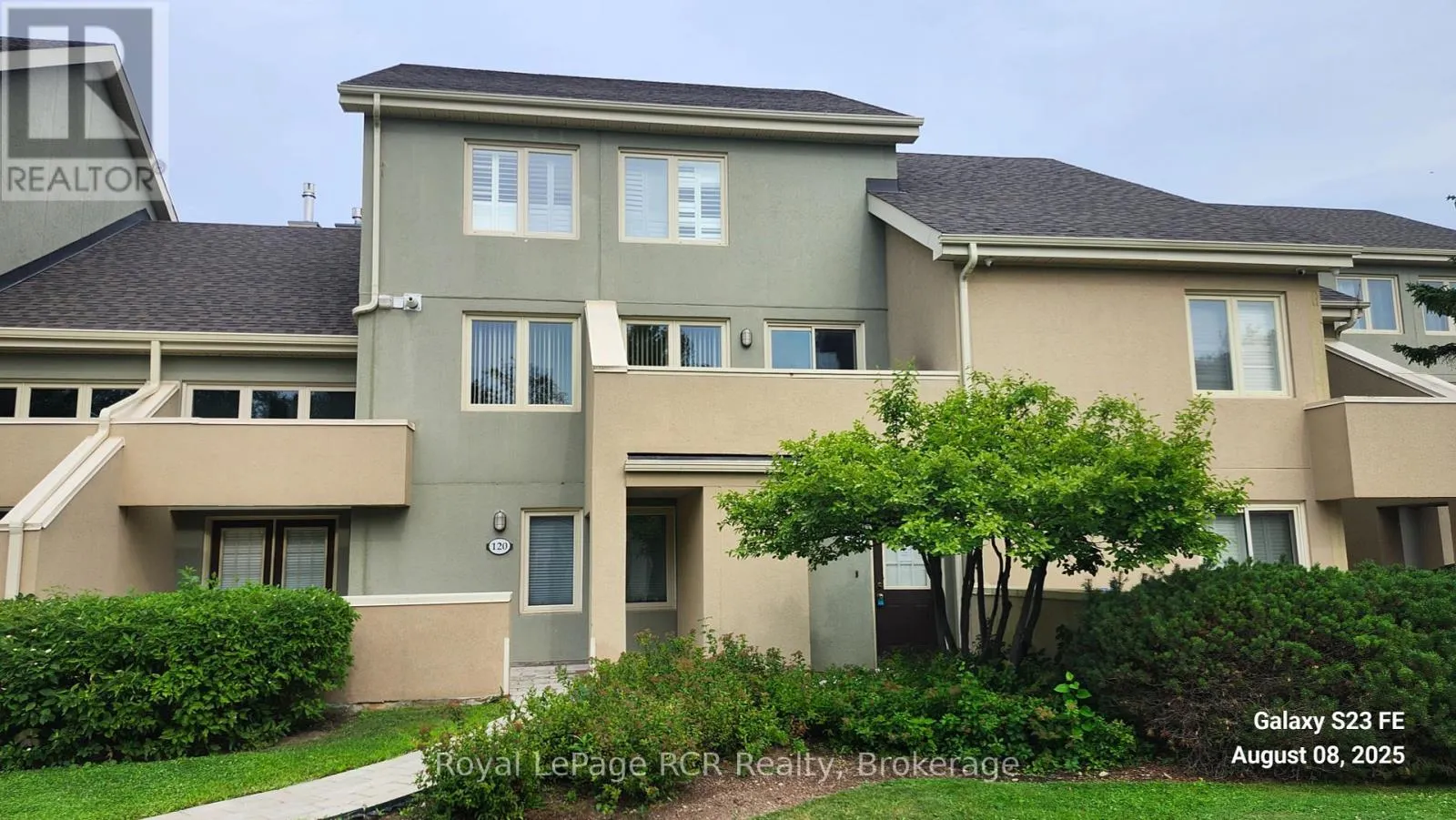 220 - 107 WINTERGREEN PLACE, #220