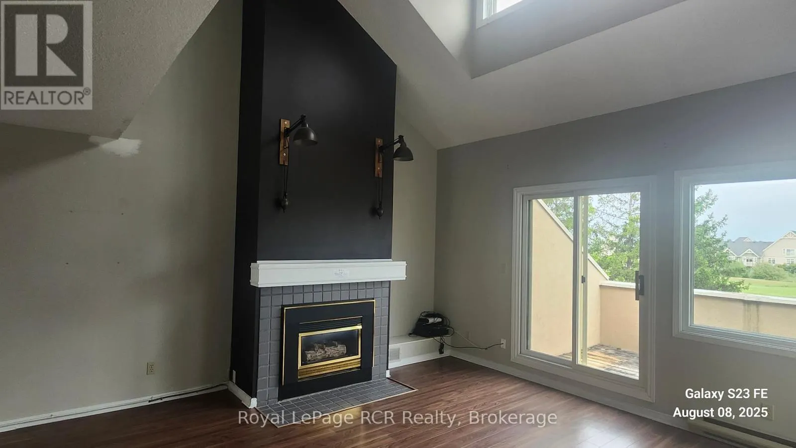 220 - 107 WINTERGREEN PLACE, #220