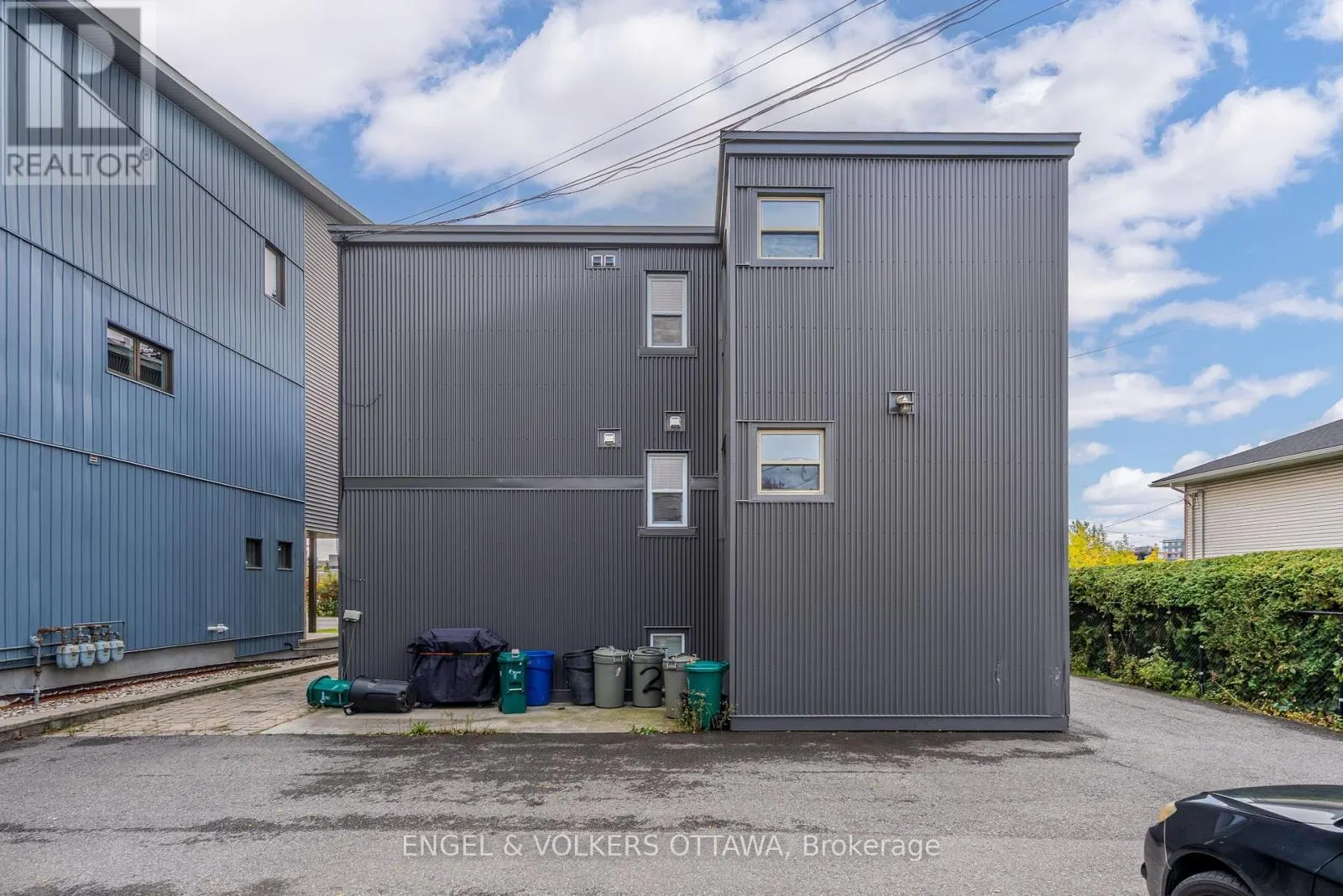 17 WRIGHT STREET