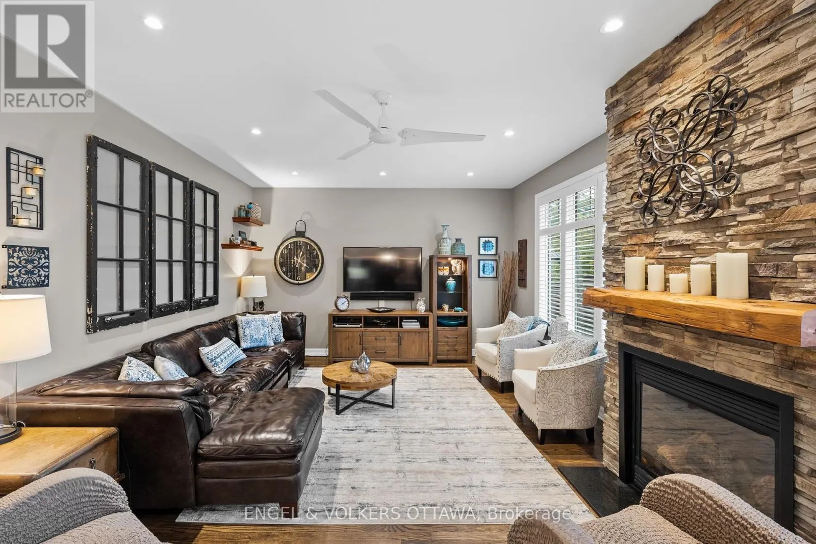 511 ERINWOODS CIRCLE