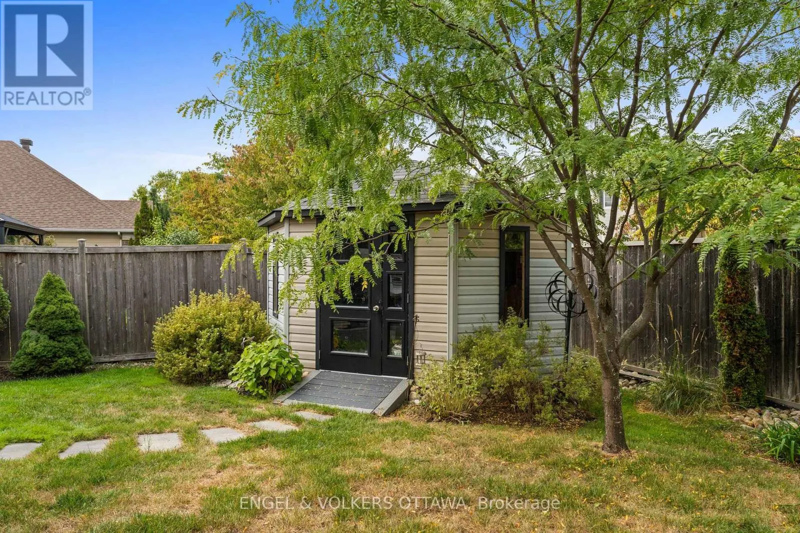 511 ERINWOODS CIRCLE