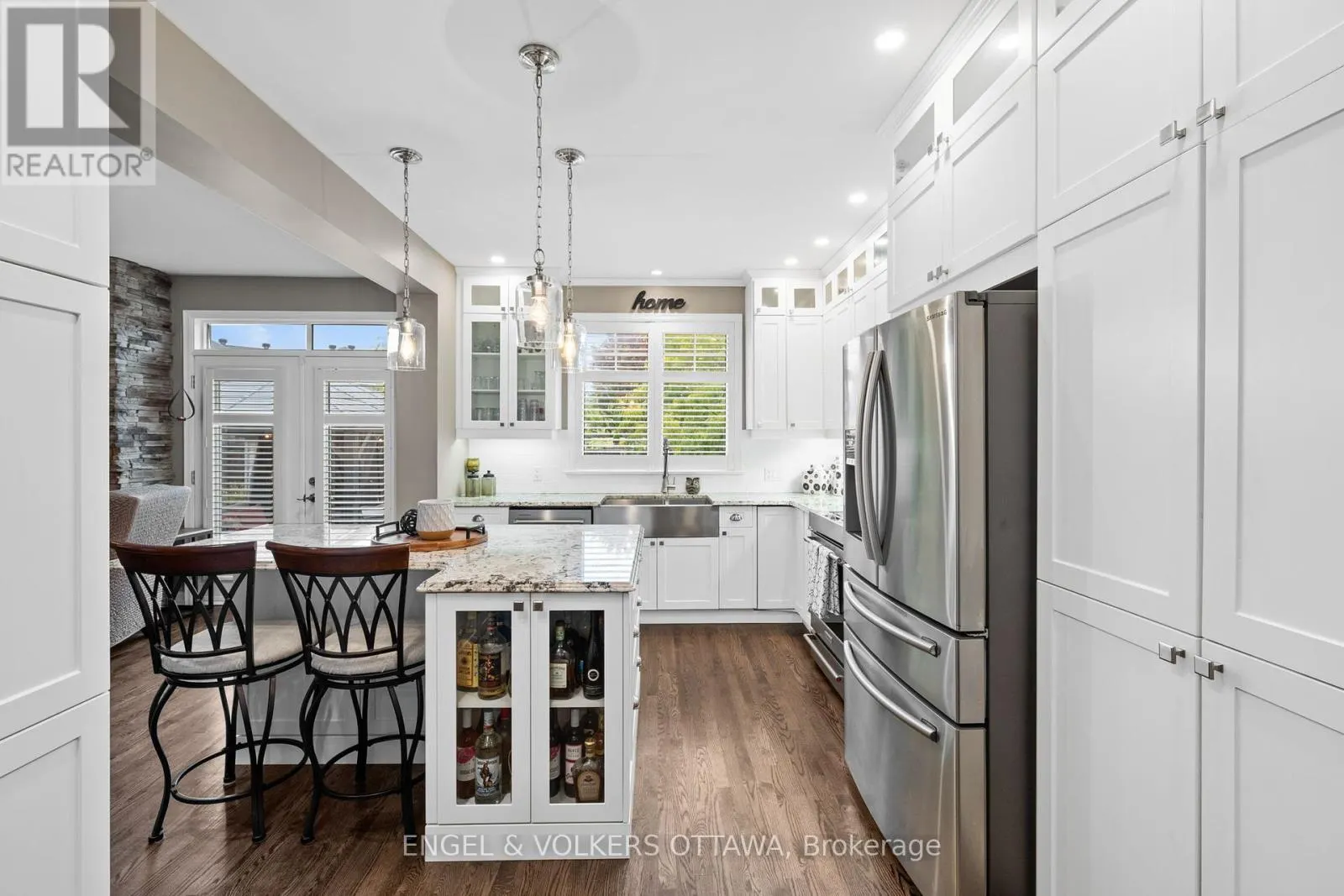 511 ERINWOODS CIRCLE