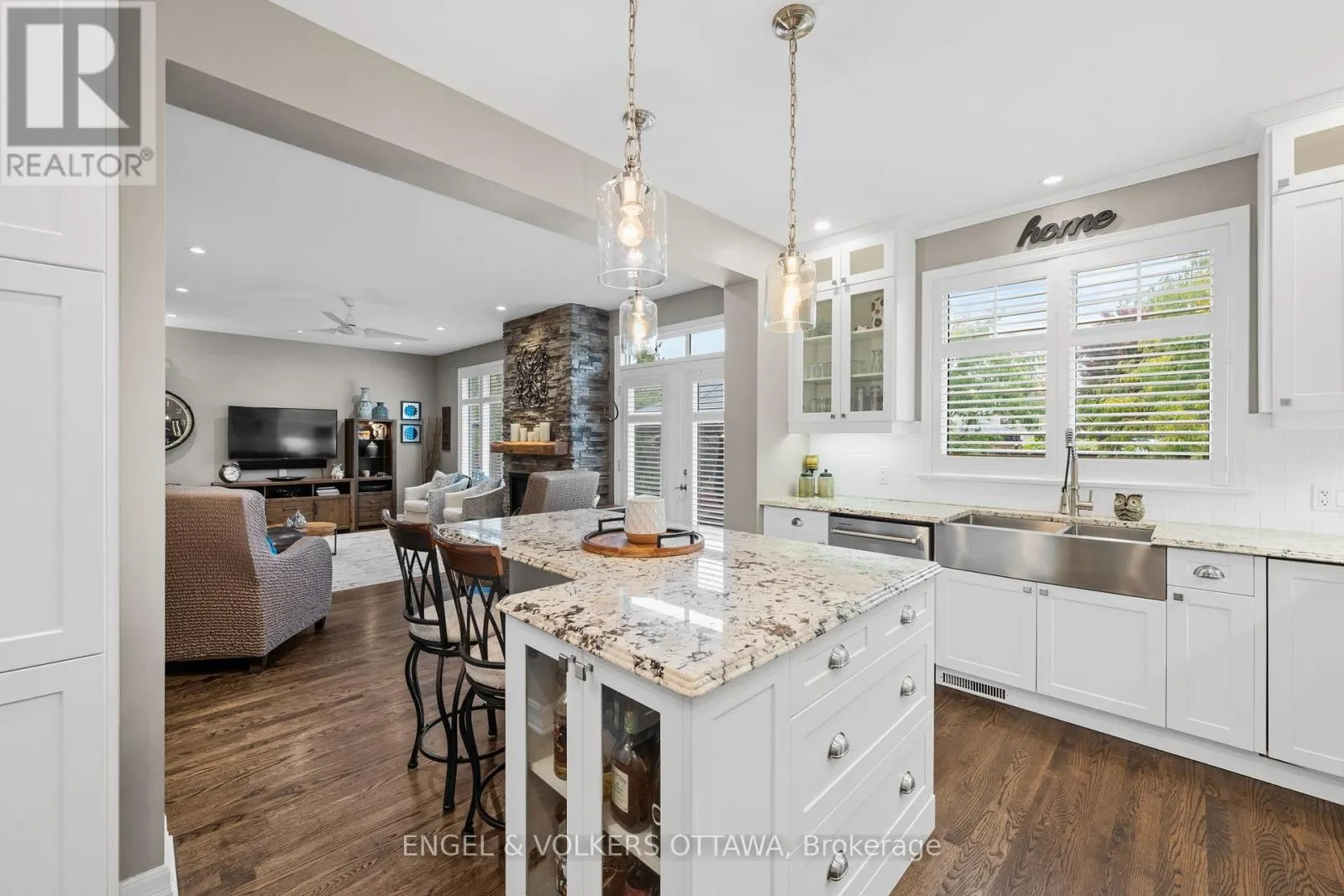 511 ERINWOODS CIRCLE