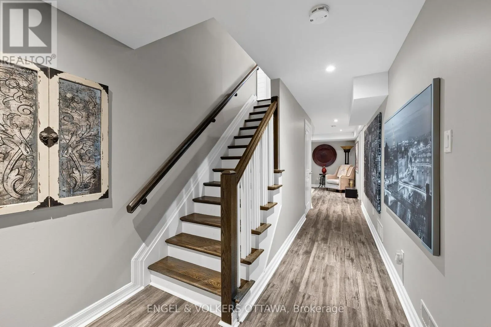 511 ERINWOODS CIRCLE