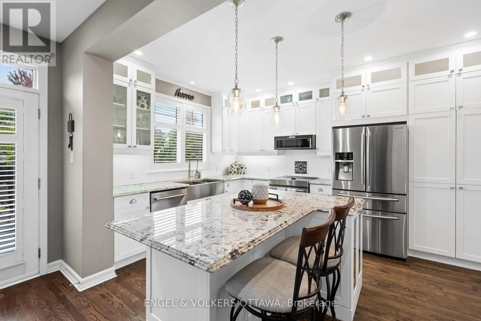 511 ERINWOODS CIRCLE