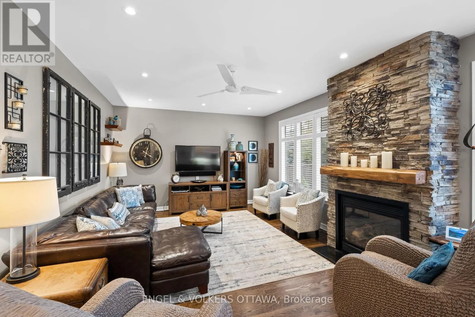 511 ERINWOODS CIRCLE