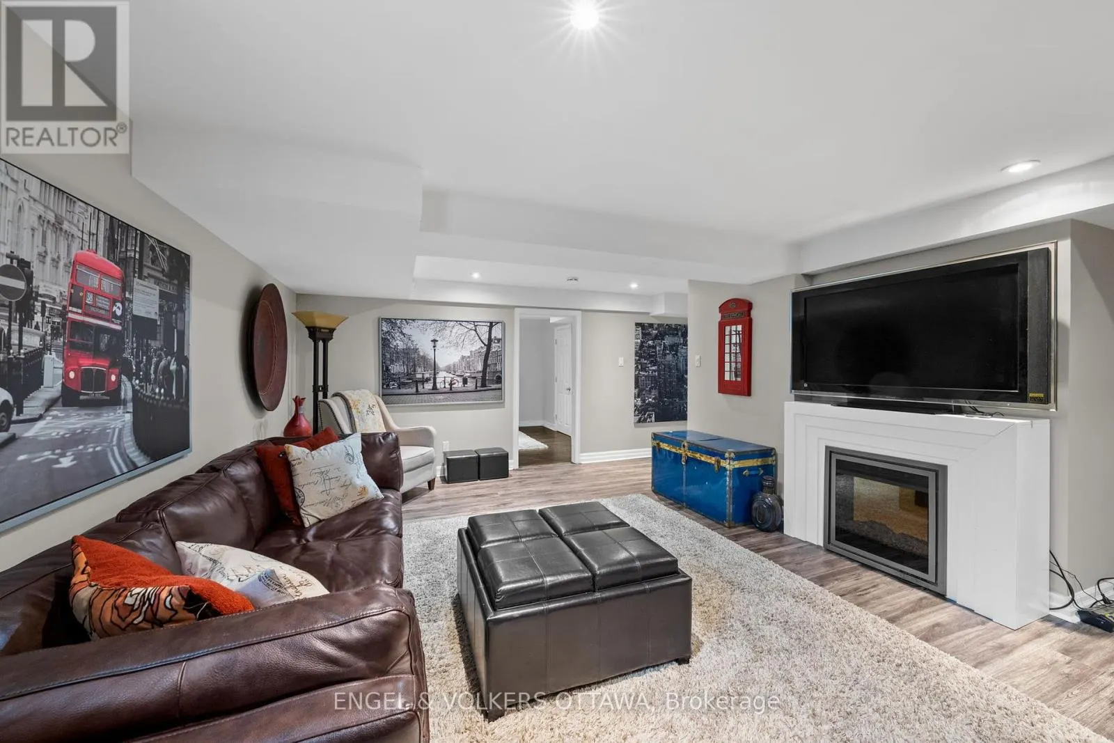 511 ERINWOODS CIRCLE