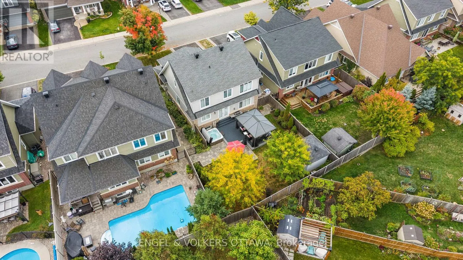 511 ERINWOODS CIRCLE