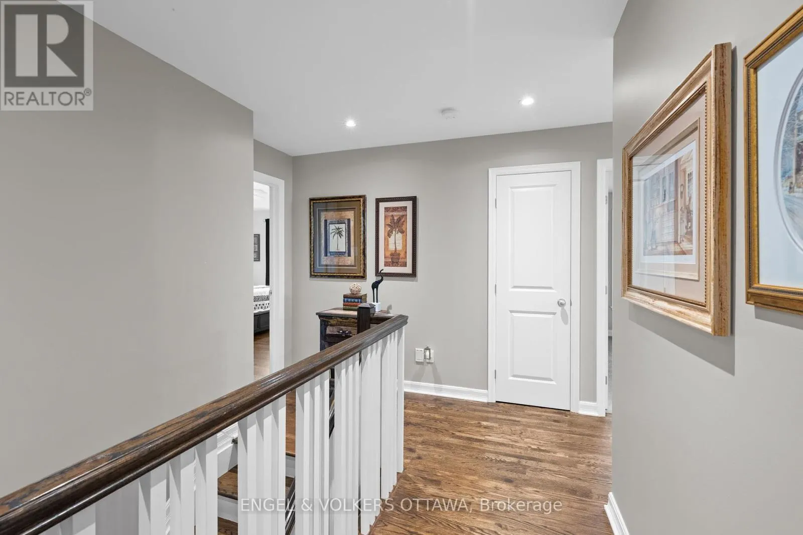 511 ERINWOODS CIRCLE