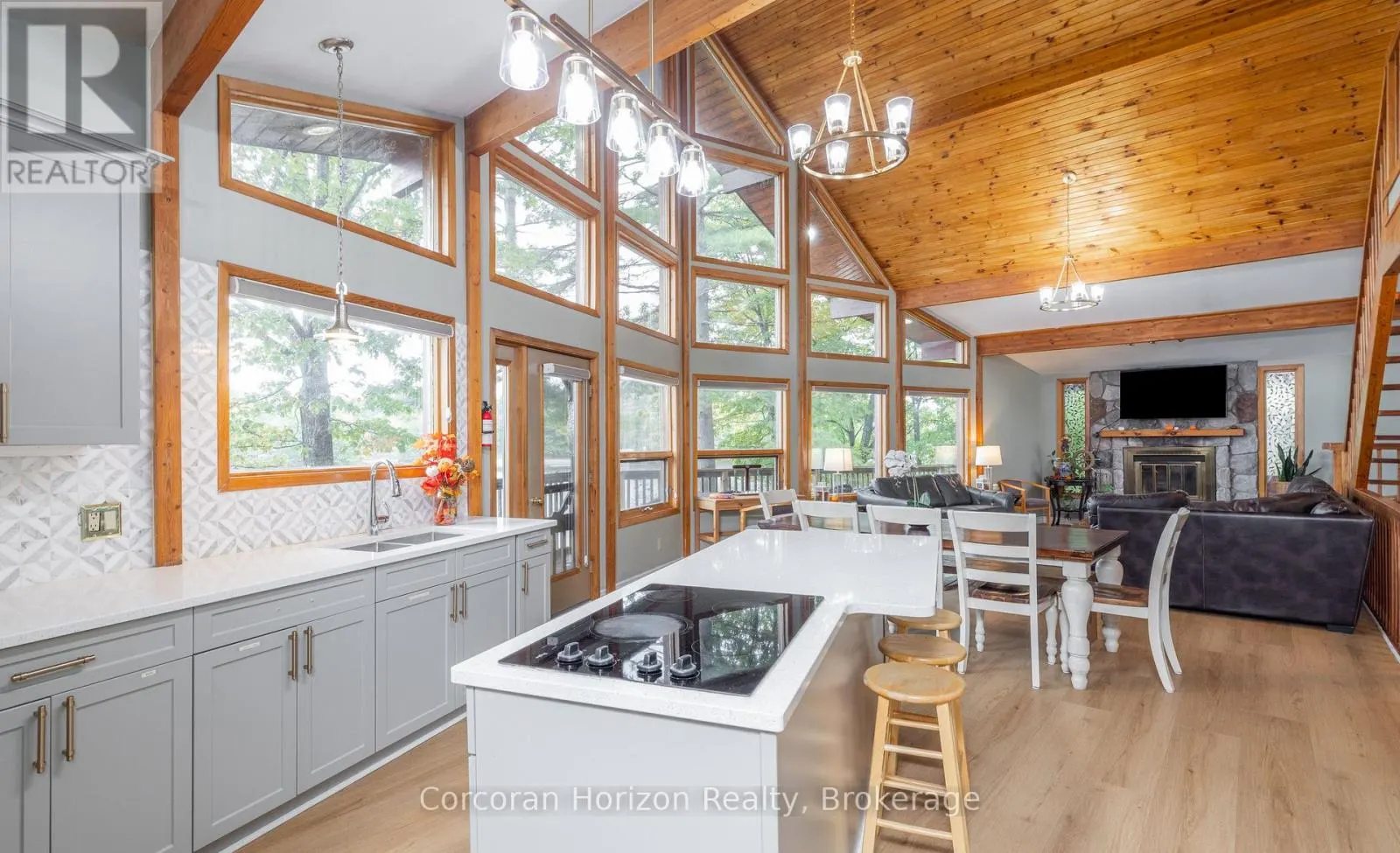 42 TODHOLM DRIVE