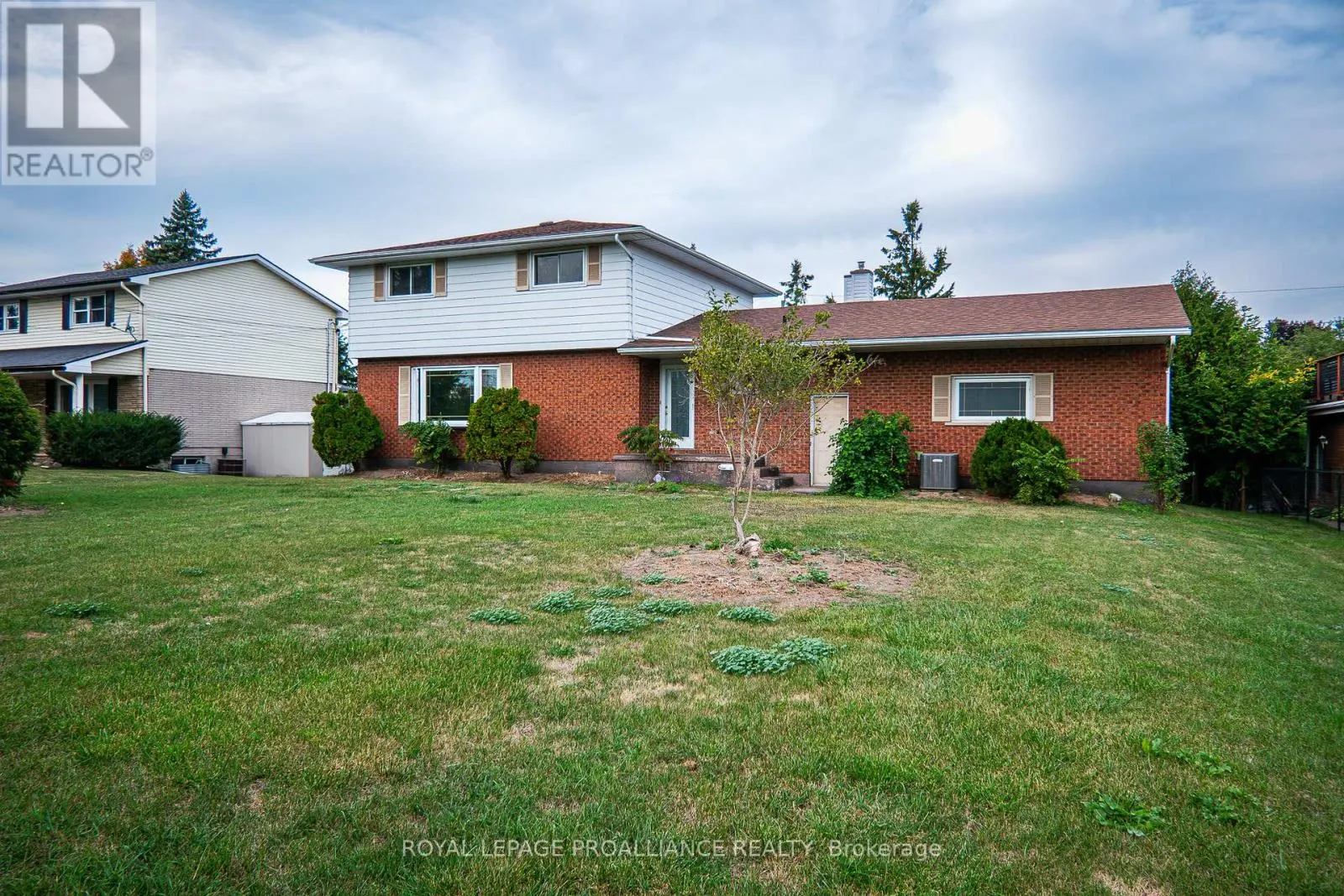 16 COUNTRY CLUB DRIVE