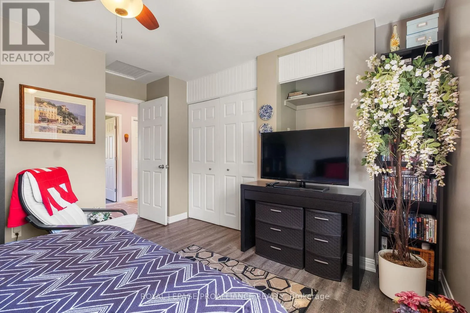 2535 CASTLEHILL DRIVE