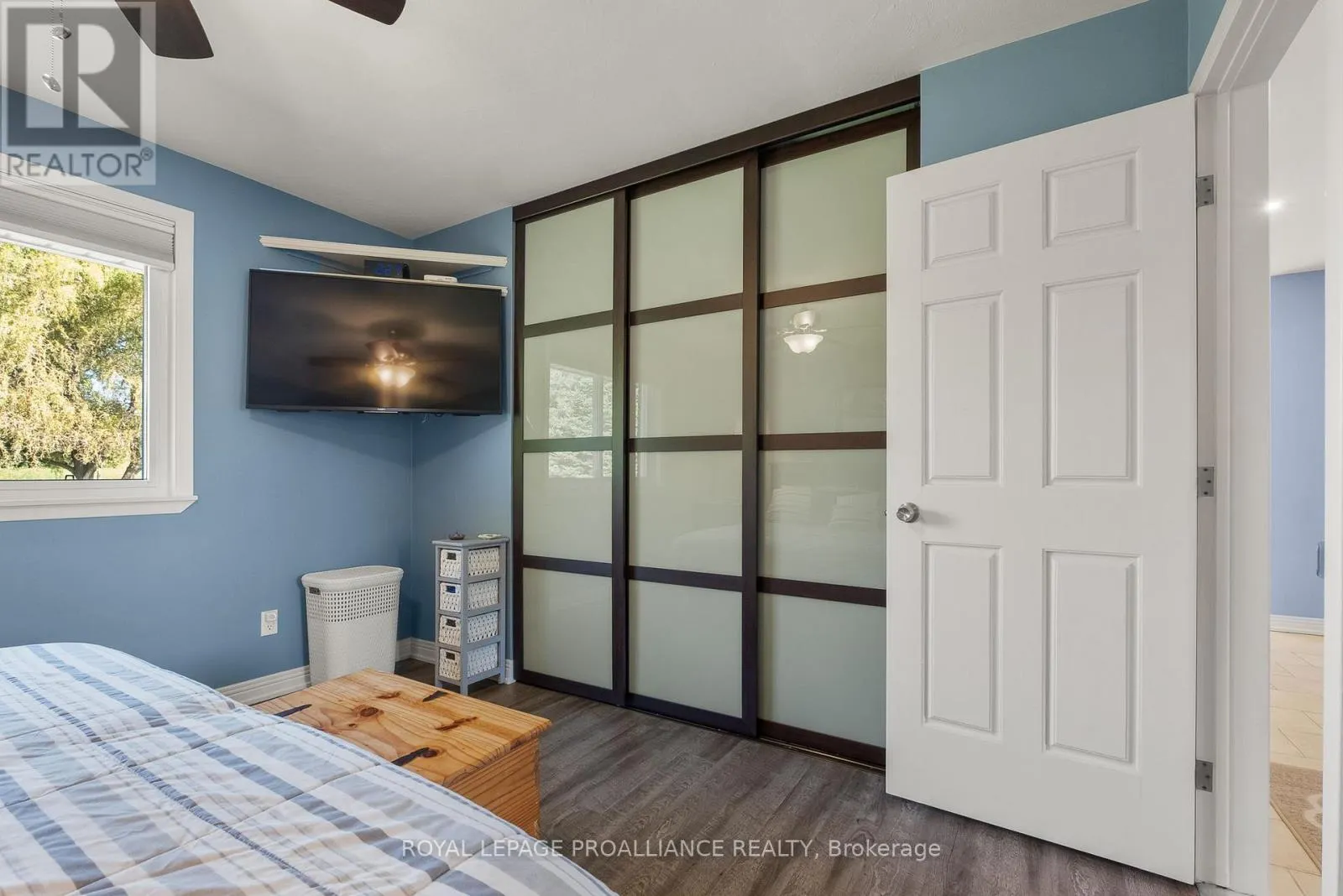 2535 CASTLEHILL DRIVE
