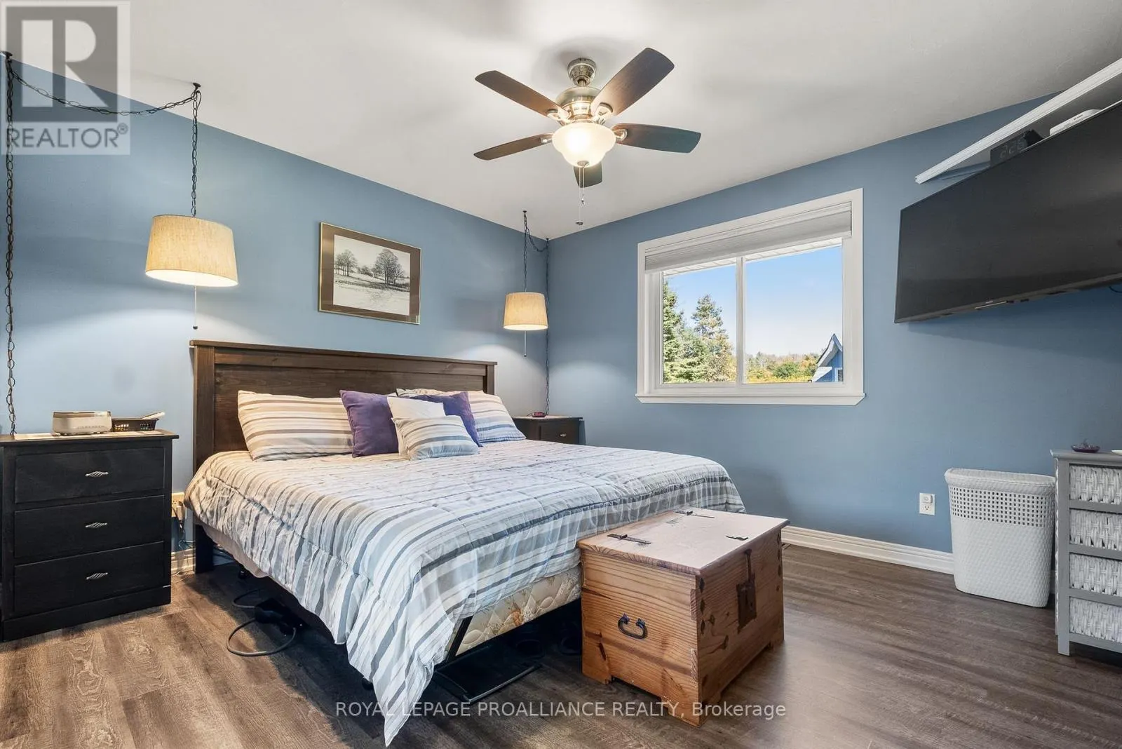 2535 CASTLEHILL DRIVE