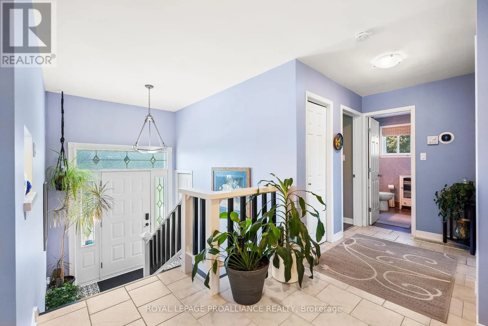 2535 CASTLEHILL DRIVE