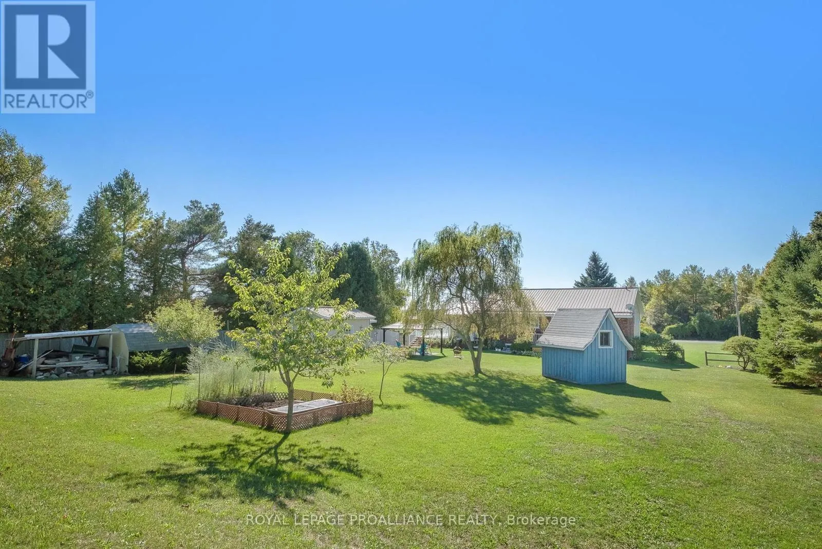 2535 CASTLEHILL DRIVE