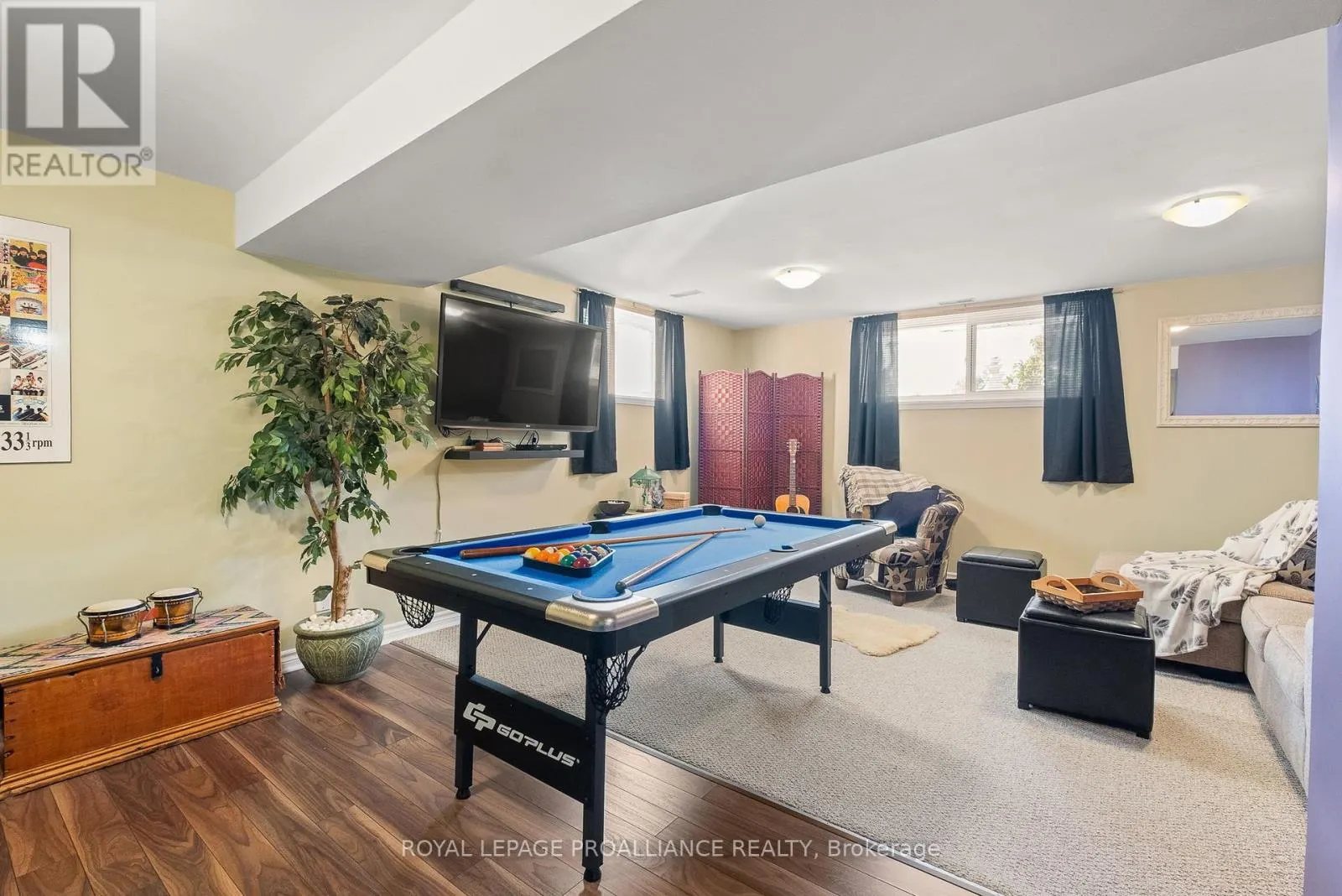 2535 CASTLEHILL DRIVE