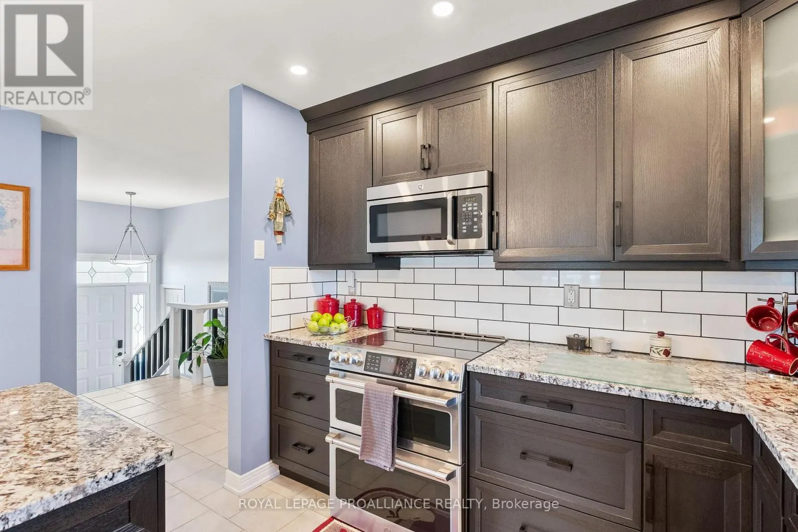 2535 CASTLEHILL DRIVE