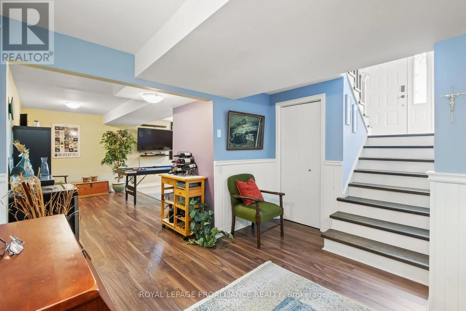 2535 CASTLEHILL DRIVE