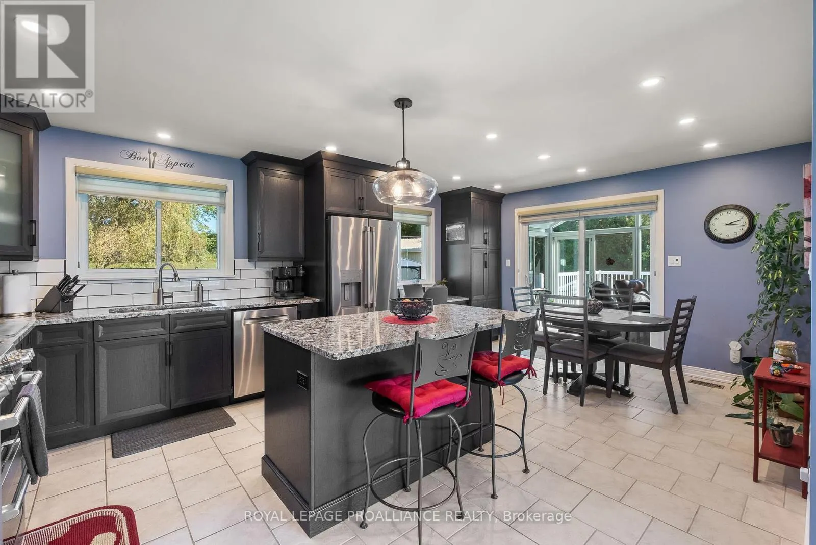 2535 CASTLEHILL DRIVE
