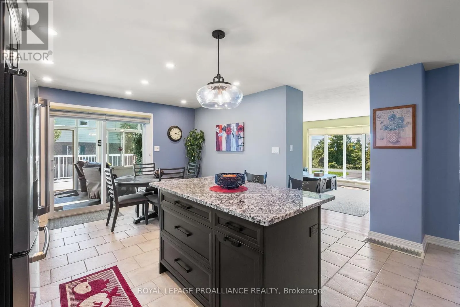 2535 CASTLEHILL DRIVE