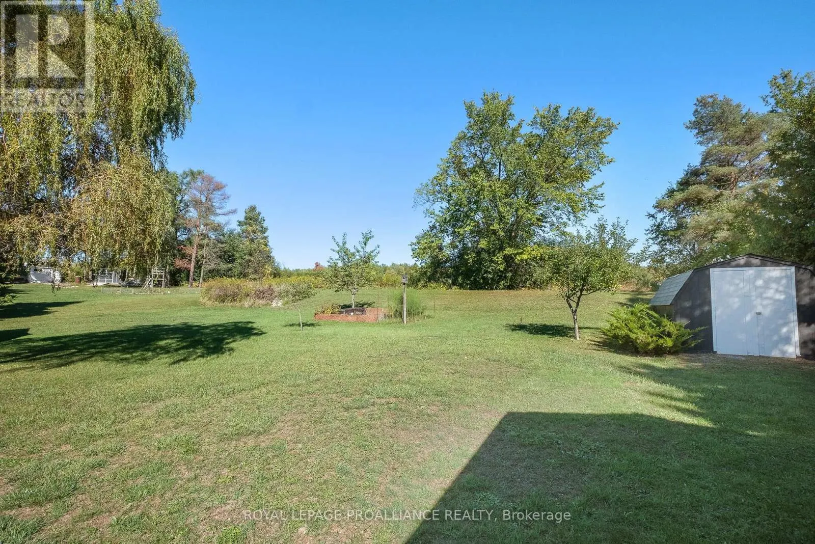 2535 CASTLEHILL DRIVE