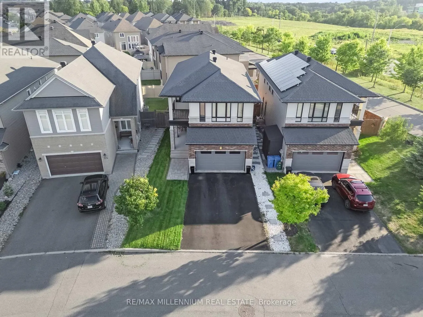 327 BALLINVILLE CIRCLE