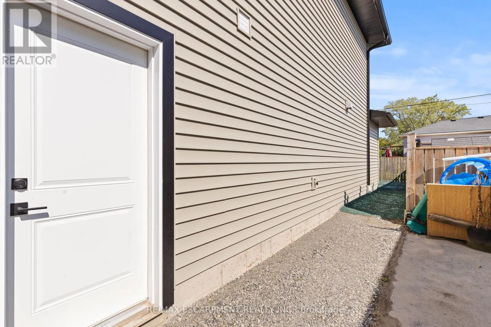 78 KNOLL STREET