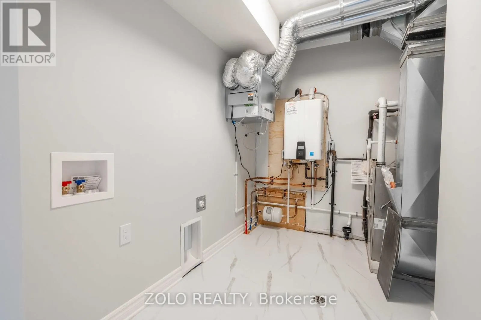 220/220A RUBY DRIVE