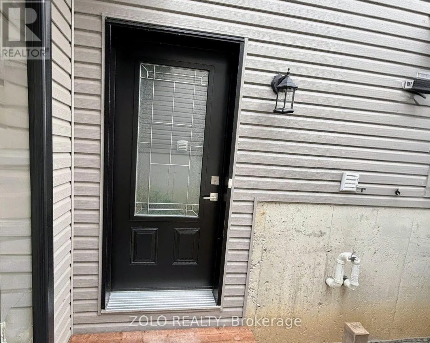 220/220A RUBY DRIVE