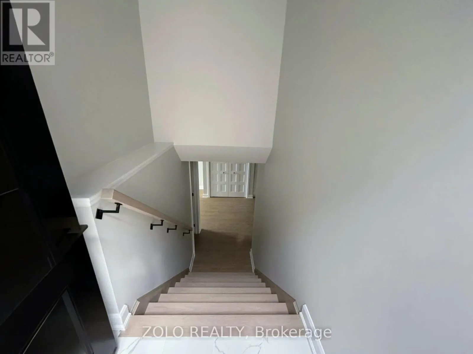 220/220A RUBY DRIVE