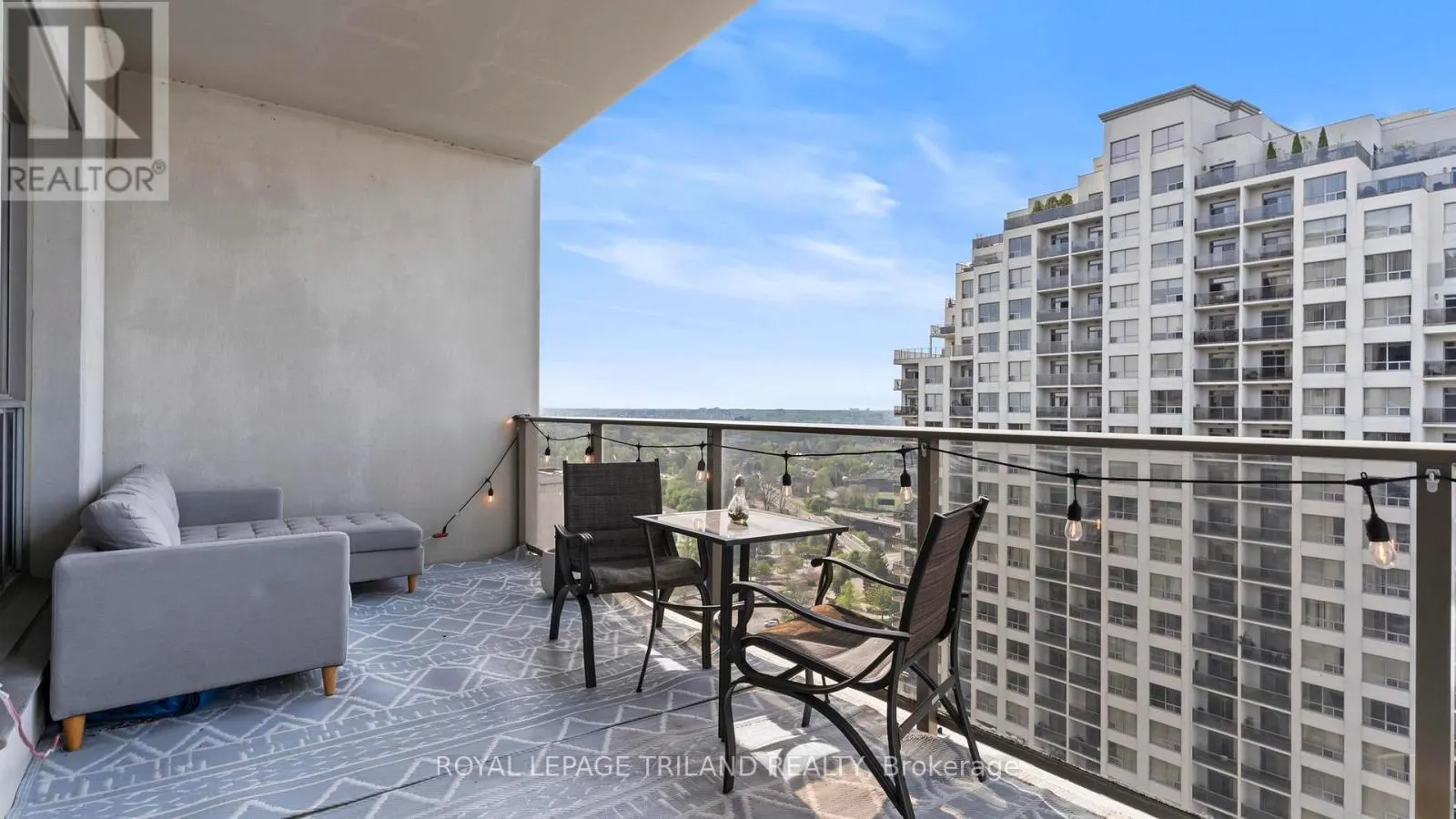 2303 - 330 RIDOUT STREET N, #2303