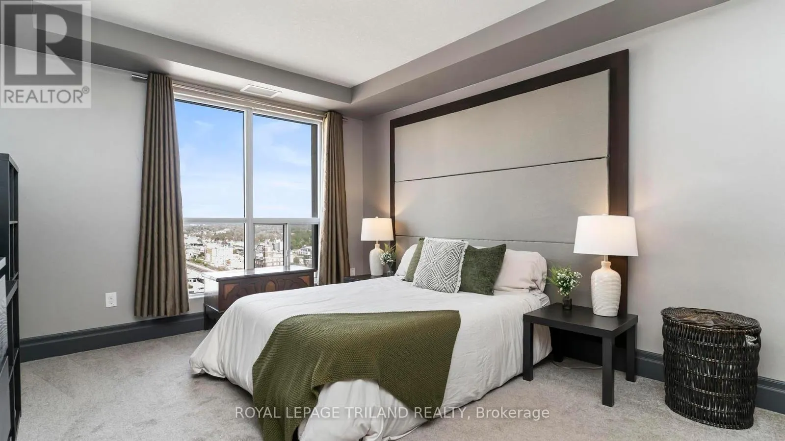 2303 - 330 RIDOUT STREET N, #2303