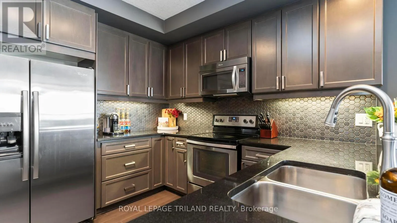 2303 - 330 RIDOUT STREET N, #2303