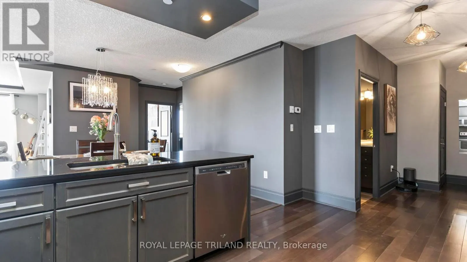 2303 - 330 RIDOUT STREET N, #2303