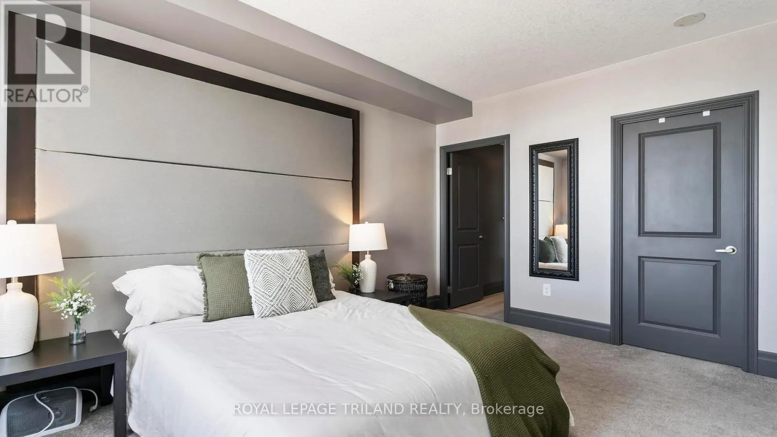 2303 - 330 RIDOUT STREET N, #2303