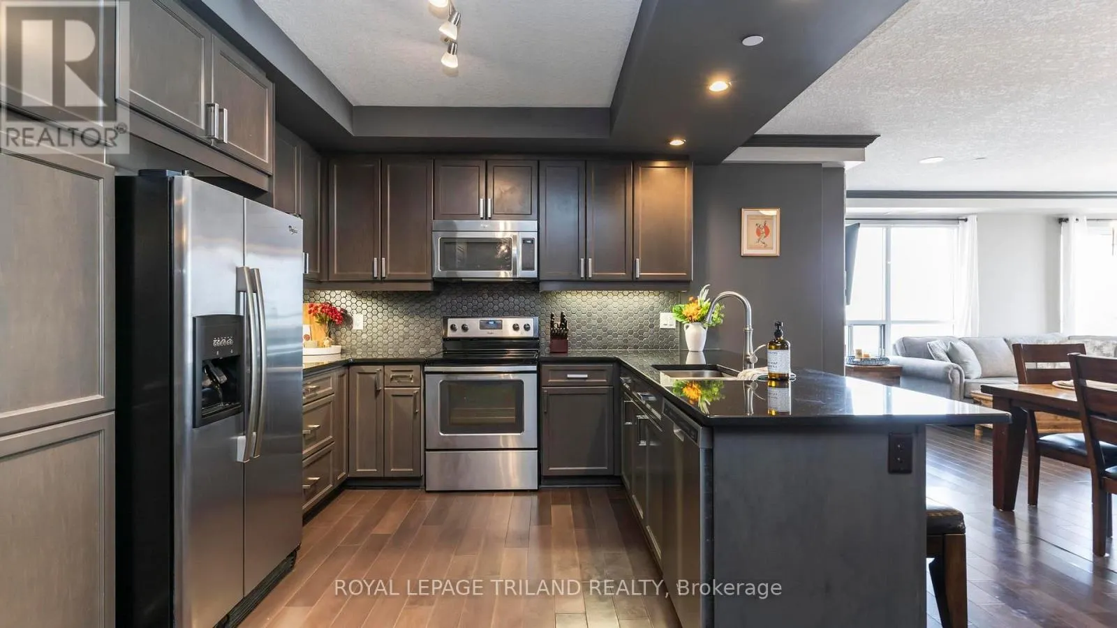 2303 - 330 RIDOUT STREET N, #2303