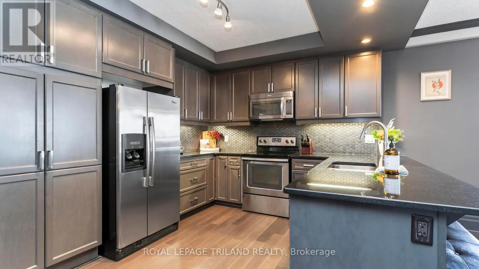 2303 - 330 RIDOUT STREET N, #2303