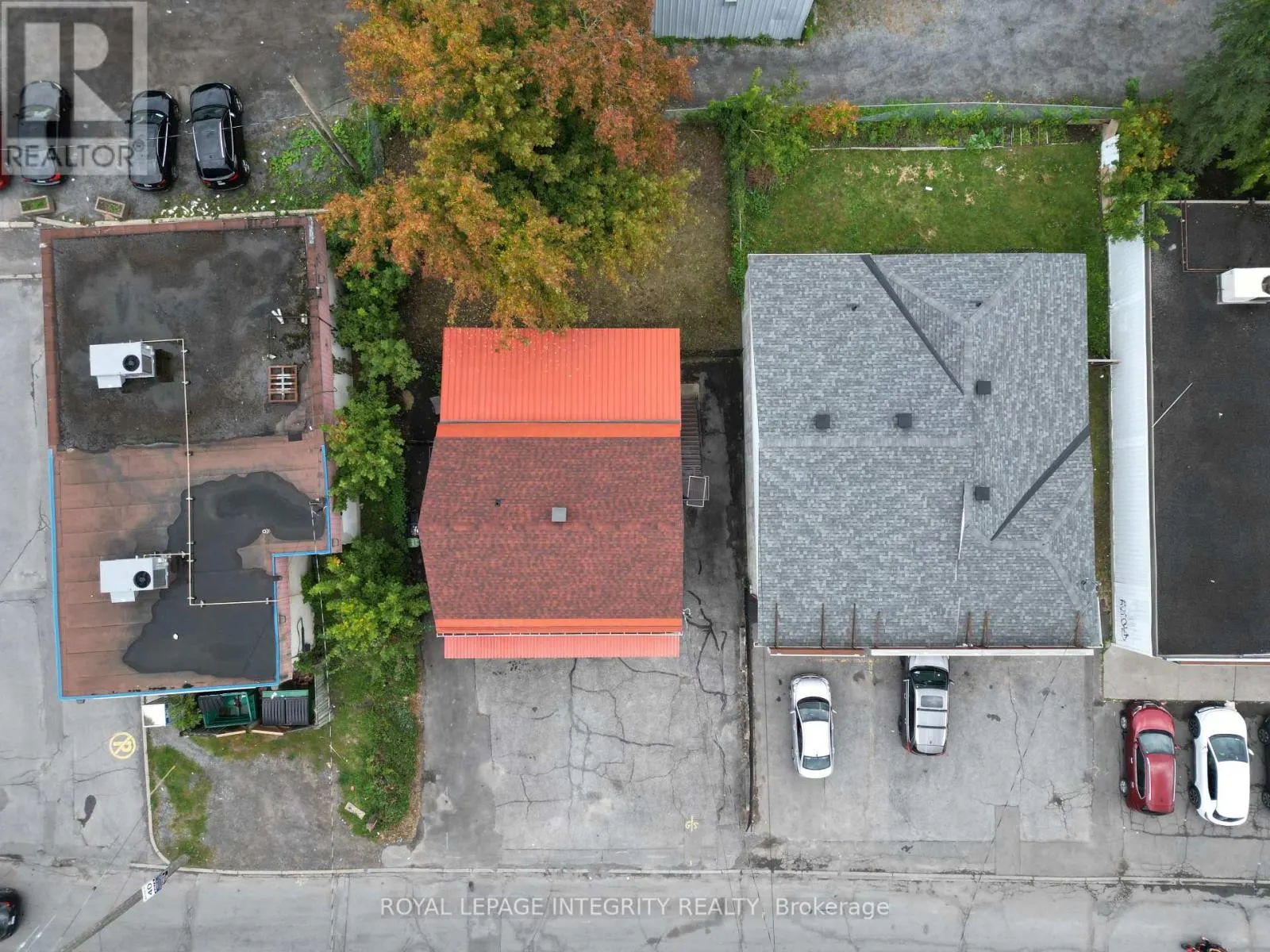 605 CENTER STREET