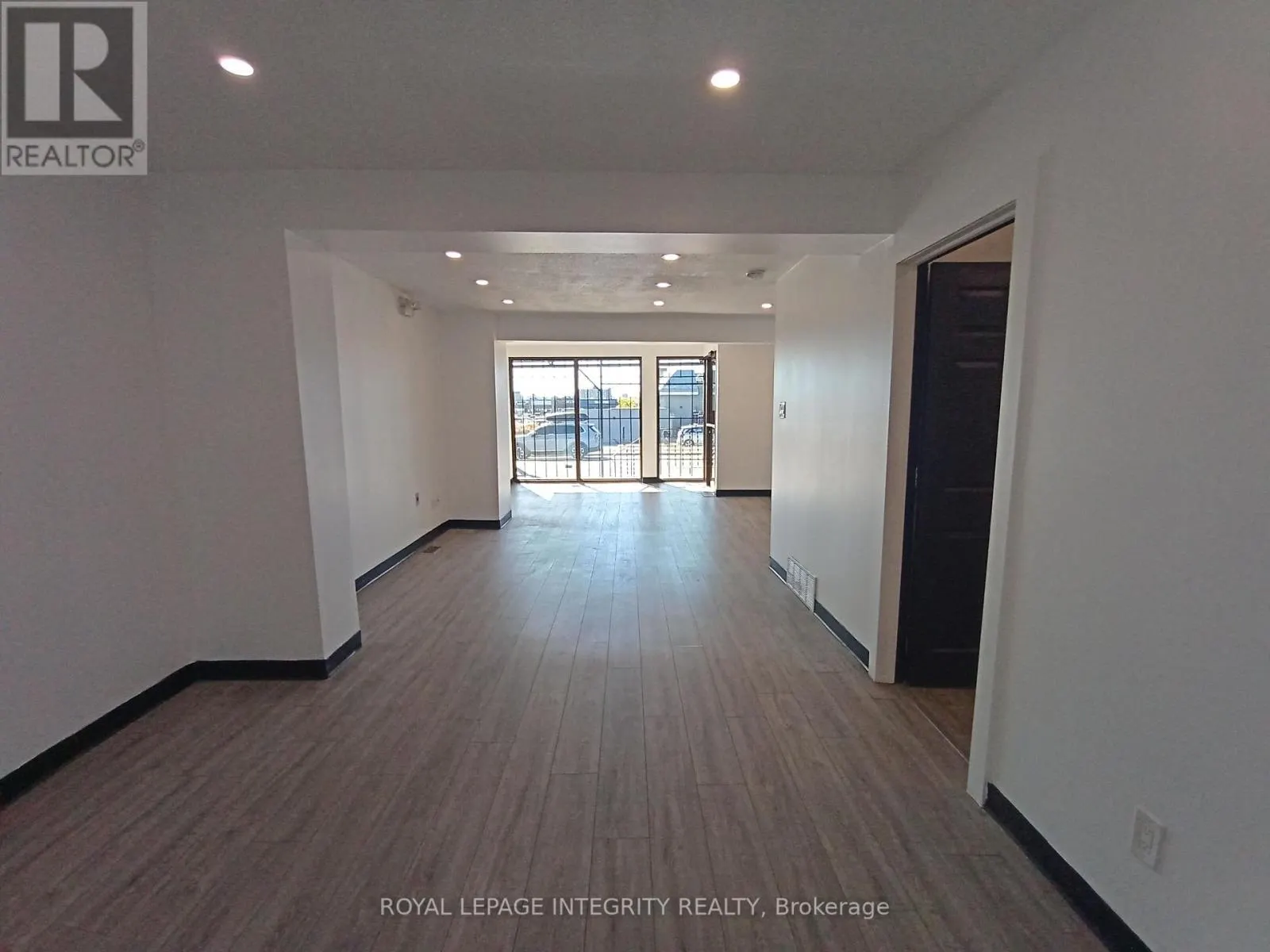 605 CENTER STREET