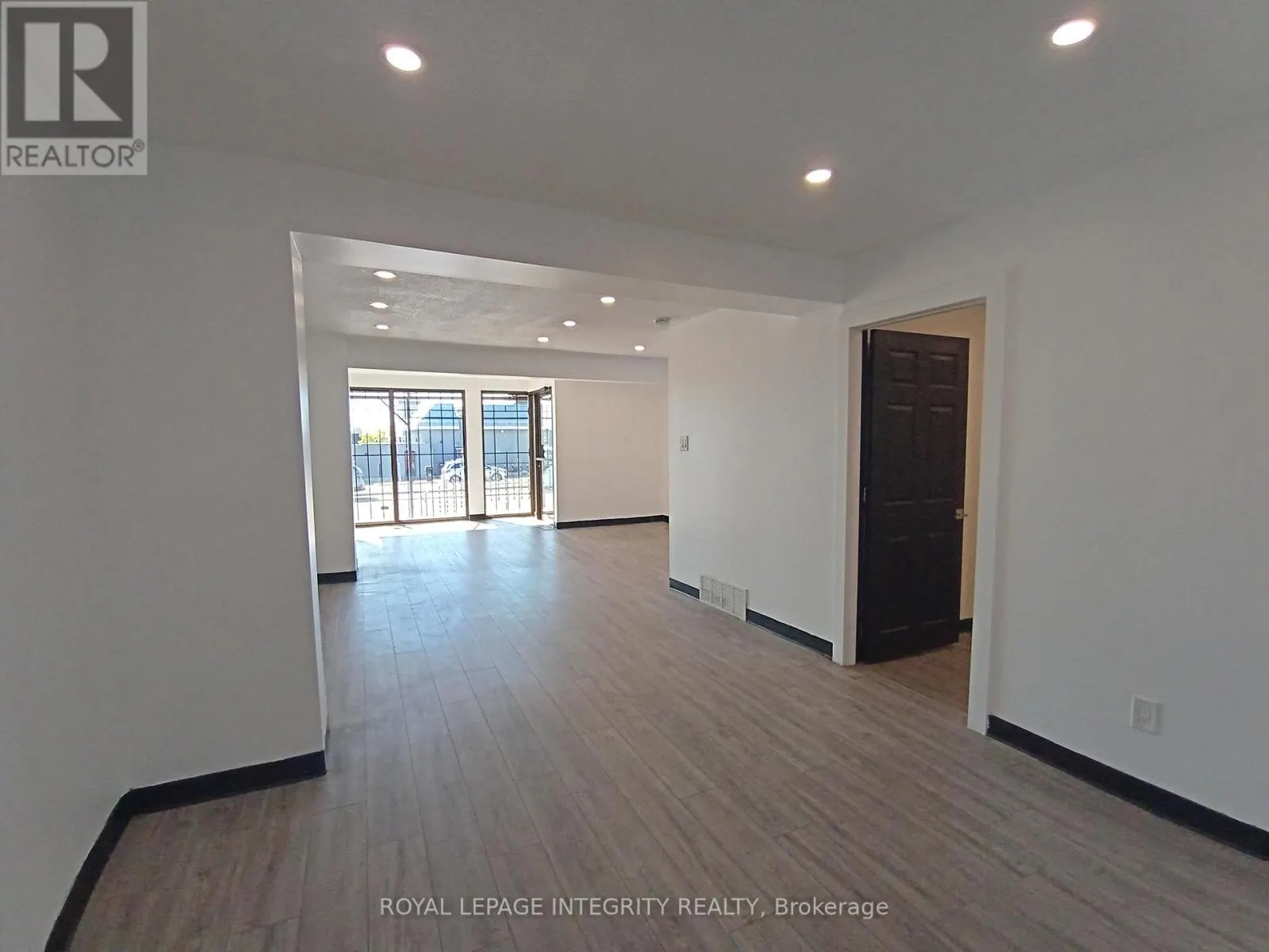 605 CENTER STREET