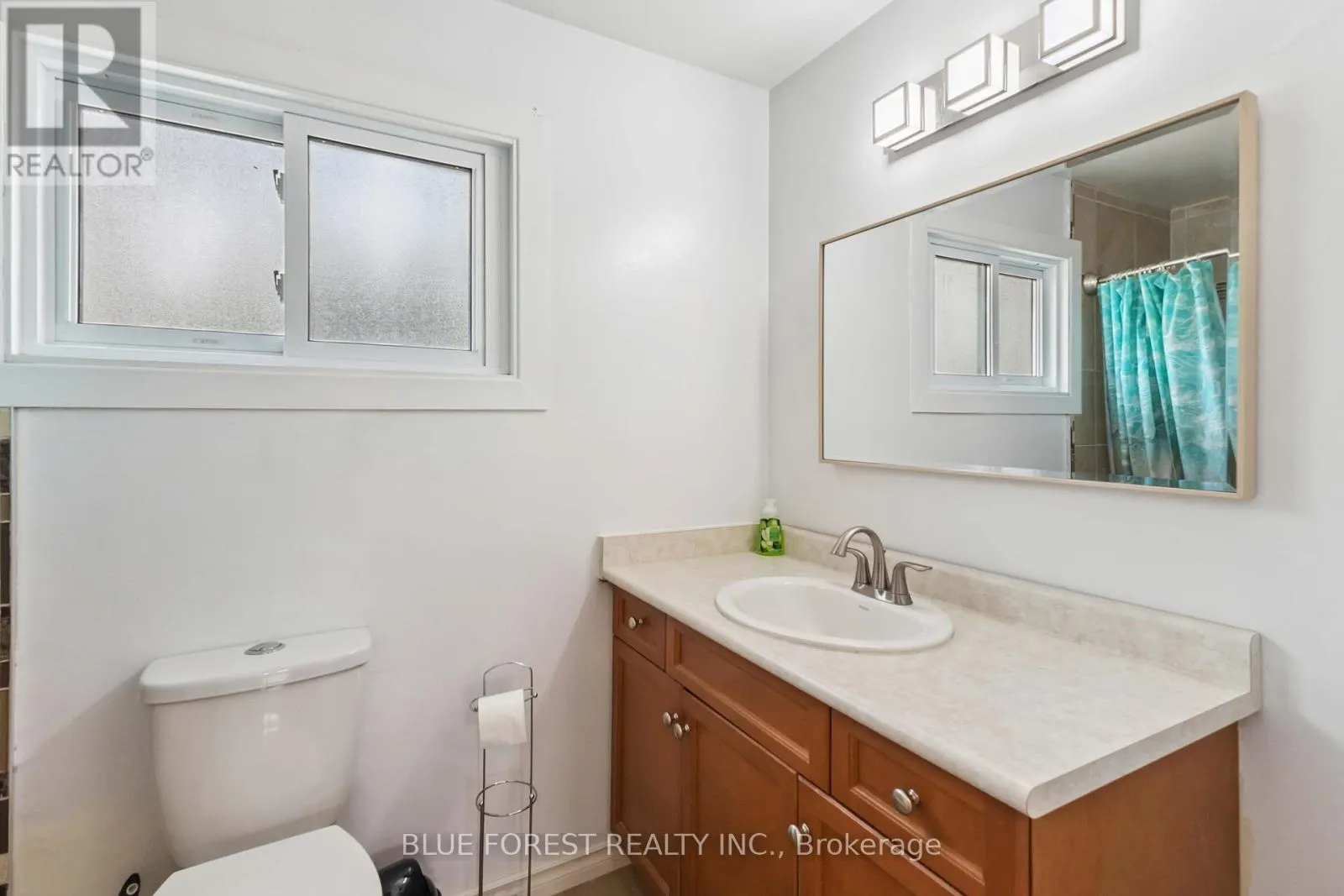 15 - 450 POND MILLS ROAD, #15