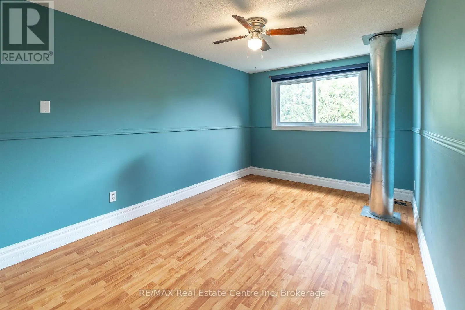 34 WOODRIDGE DRIVE