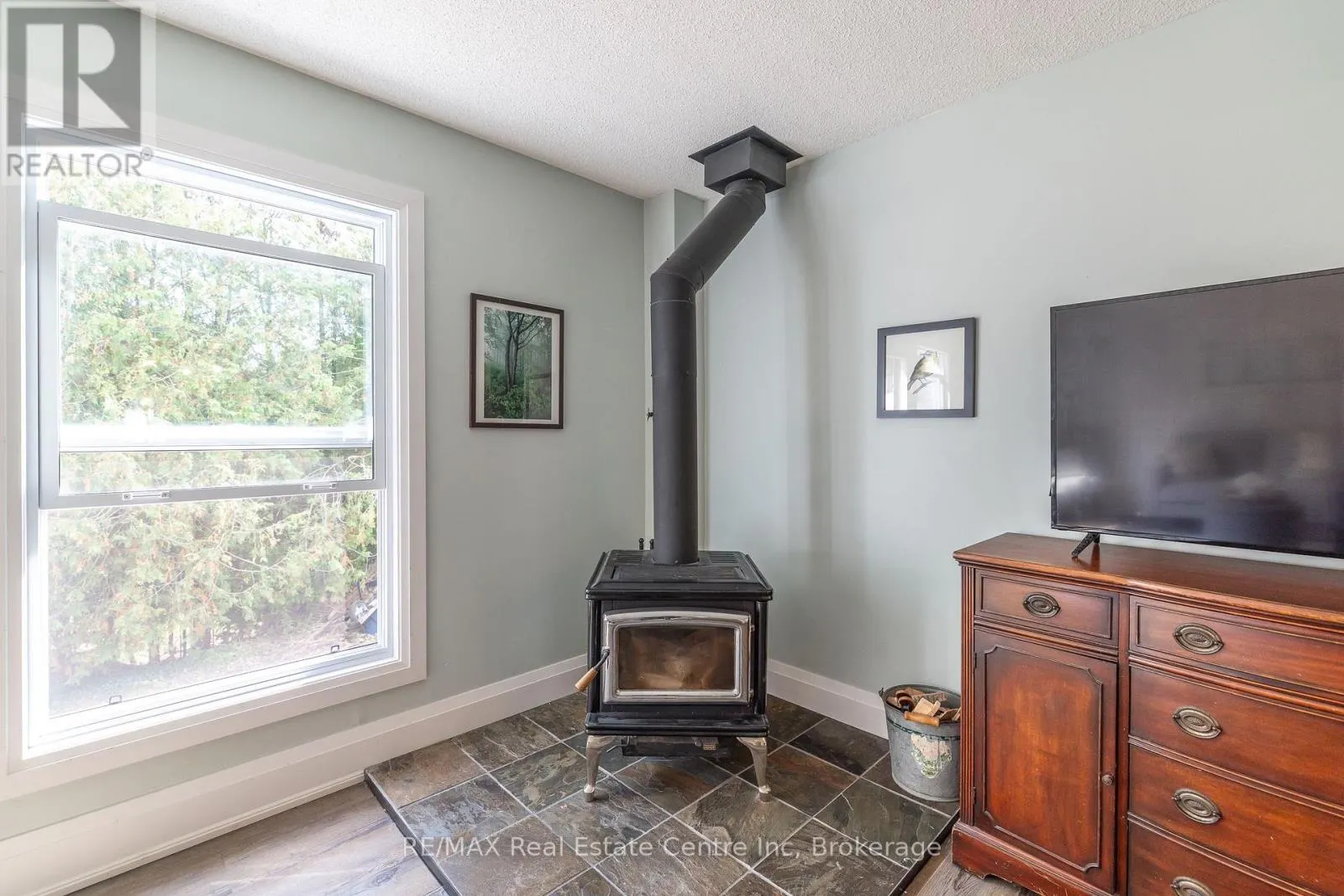 34 WOODRIDGE DRIVE